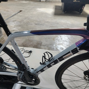 2024 트렉에몬다 sl6 di2 54사이즈