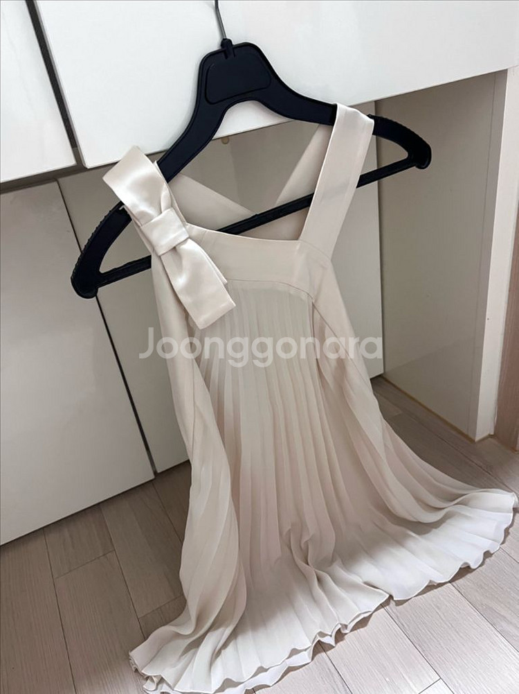 폴스미스 리본 플리츠 언발 블라우스 나시 탑--0