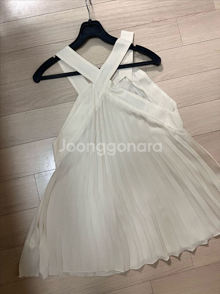 폴스미스 리본 플리츠 언발 블라우스 나시 탑--3