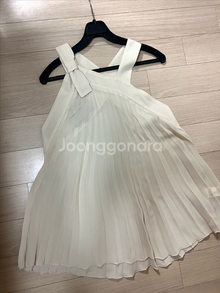 폴스미스 리본 플리츠 언발 블라우스 나시 탑--2