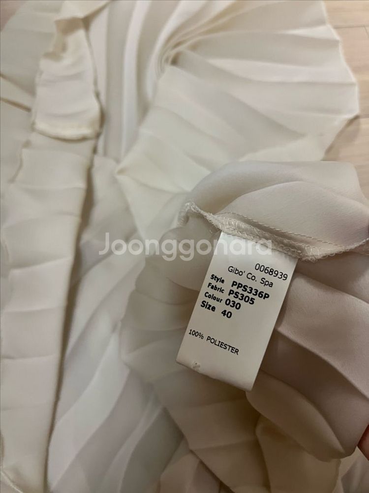 폴스미스 리본 플리츠 언발 블라우스 나시 탑--7