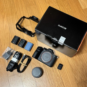 sony a7m4 바디 및 악세 일괄 판매합니다