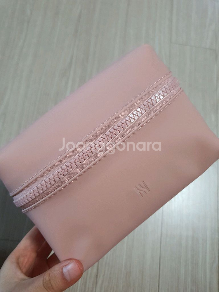 새상품) 헤라 데어투베어 컬렉션 파우치--1
