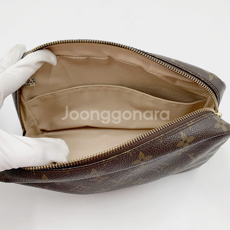 루이비통 모노그램 트루스 토일렛 23 클러치--5