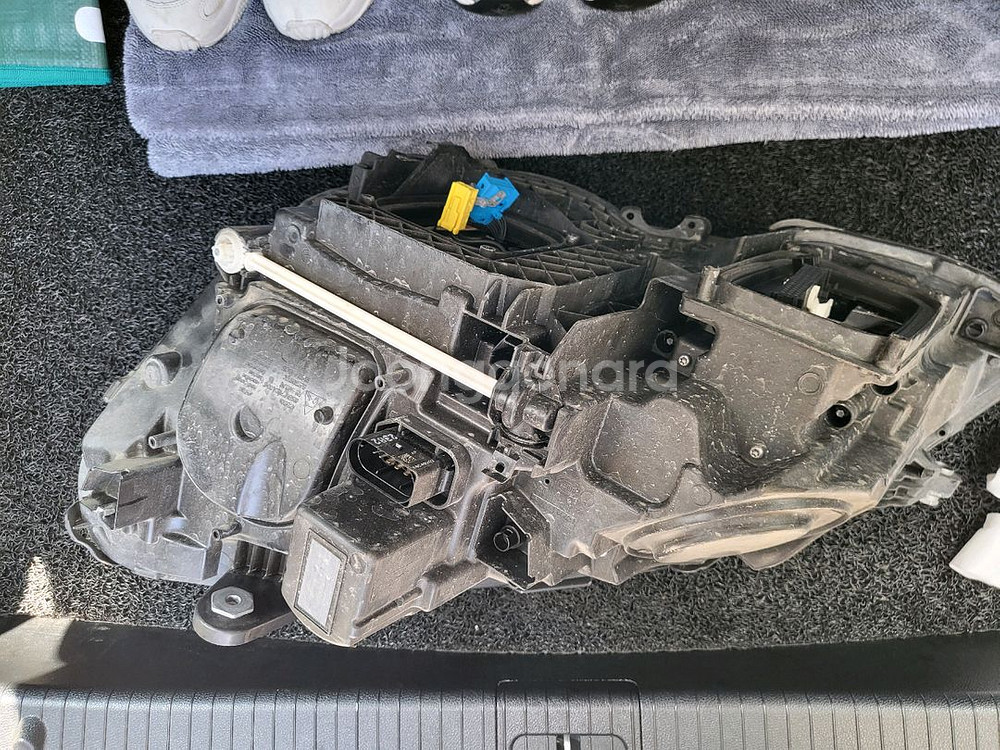 벤츠 W212 E클래스 조수석 헤드라이트 판매합니다.--1