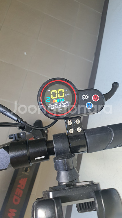 레드윙 전동킥보드 팝니다(휴대폰거치대 포함)--0
