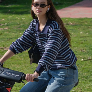 로우클래식 스트라이프 오픈카라 스웨타 (네이비L)