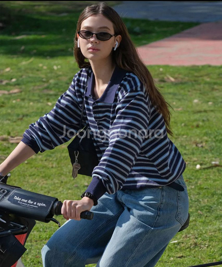 로우클래식 스트라이프 오픈카라 스웨타 (네이비L)--3