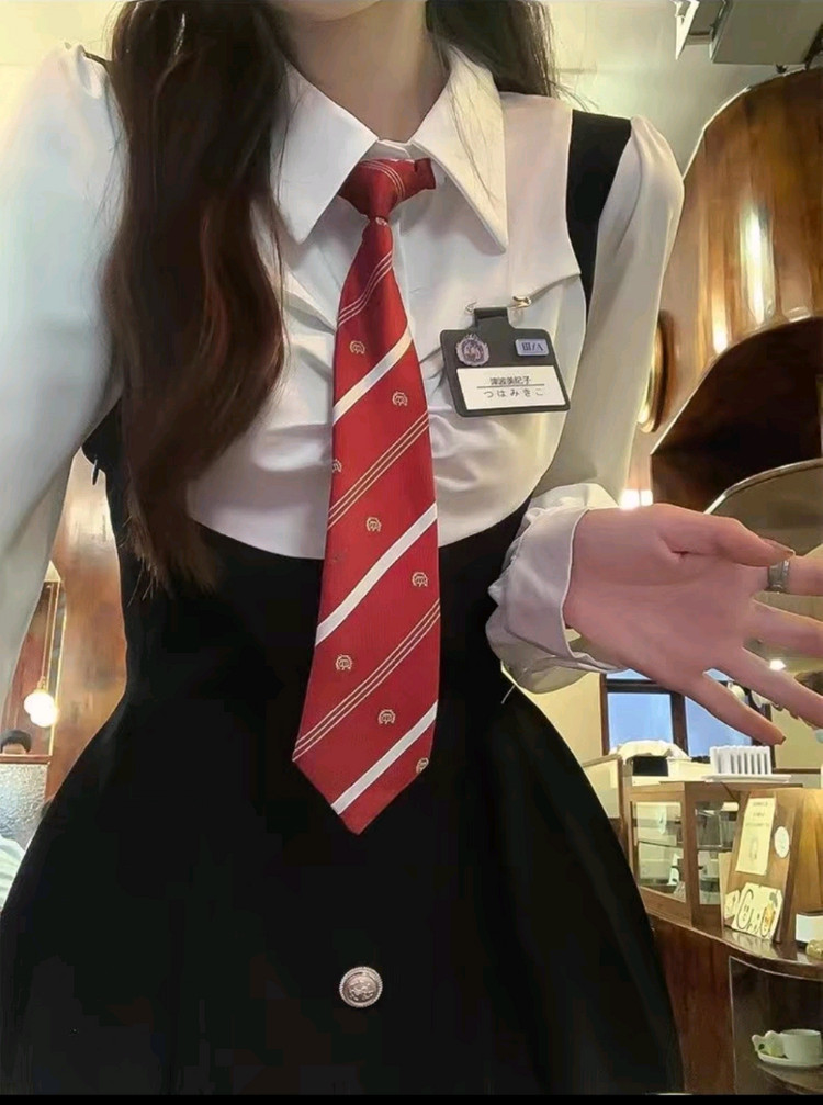 러브 다이브 장원영 원피스셋업 졸사 컨셉 제복 개화기 프레피 Y2K 이미지