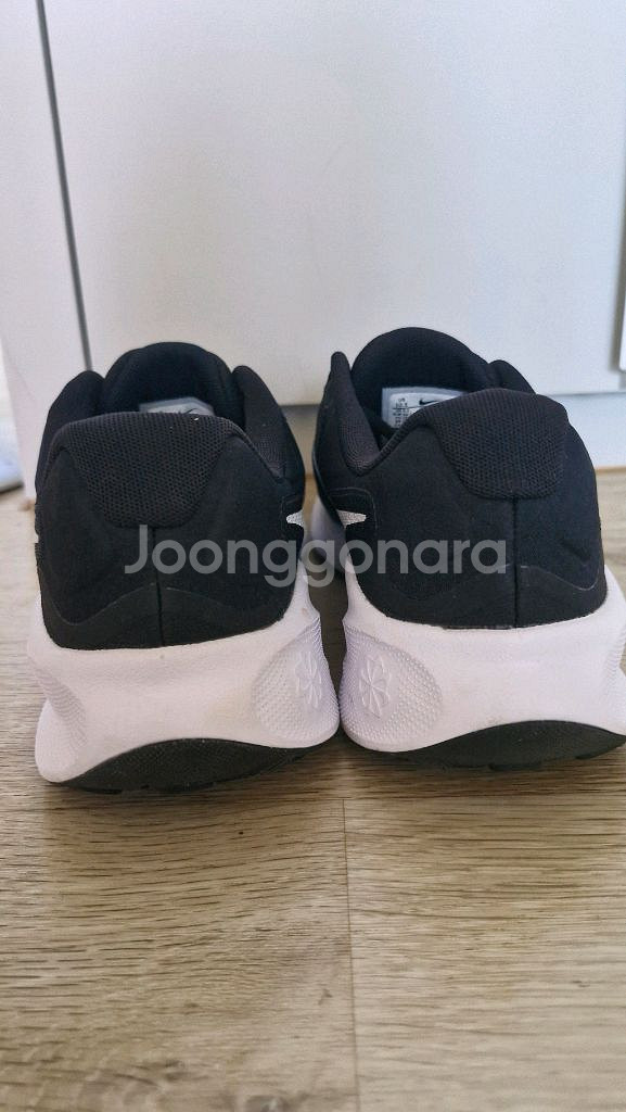나이키 레볼루션6 285--4