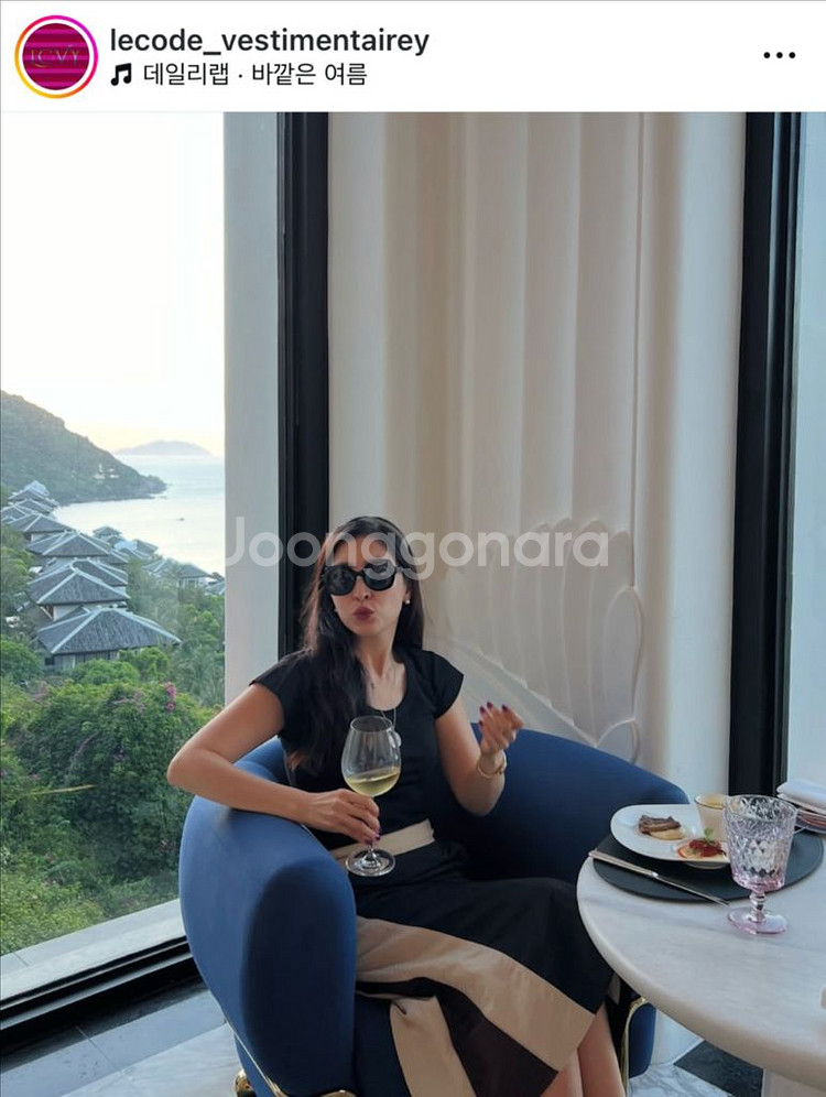 코스모폴리탄줄라이 6scoops블랙65000택포(새상품--1