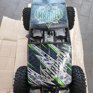 액시얼 rc카 트라이얼 락레이서 팝니다