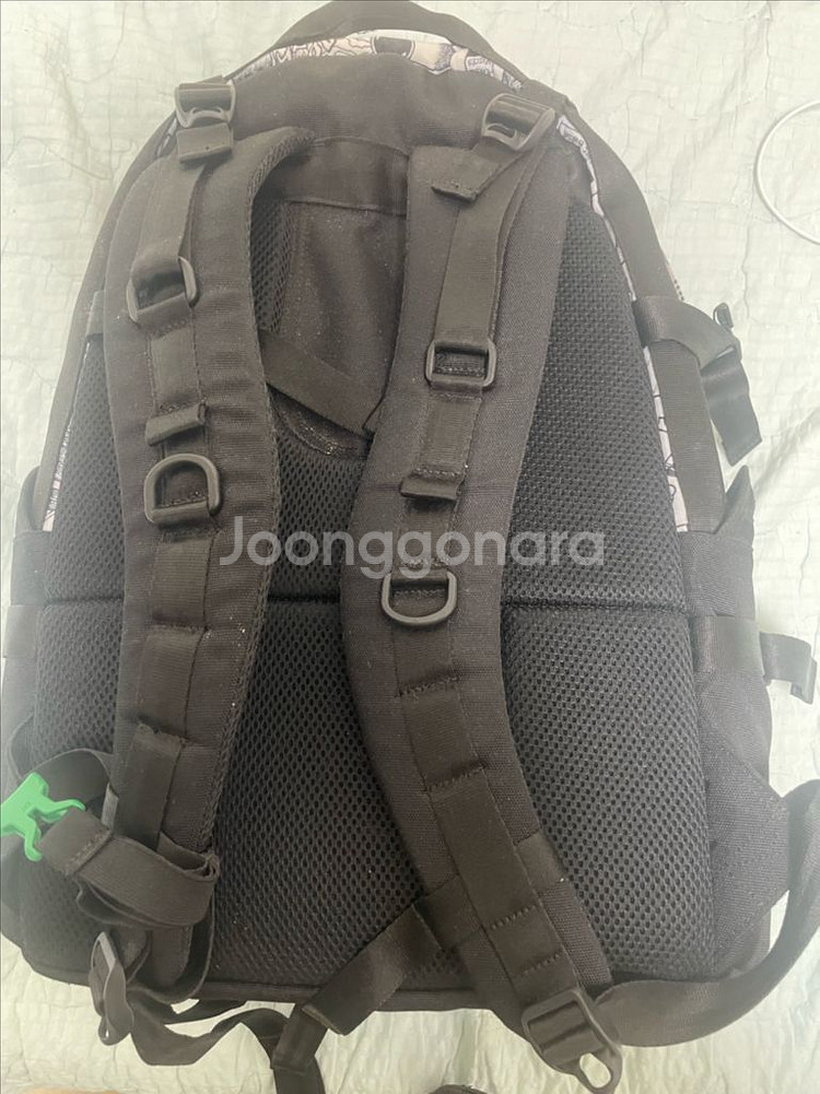 진품 한정판 뉴에라 아톰 백팩 팝니다.--1