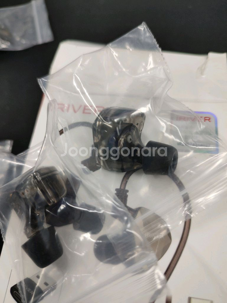환불가능)아이리버 IGE-8D60C 이어폰(새상품)--5
