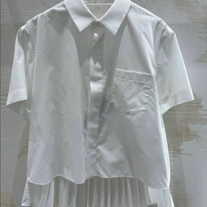 Sacai 사카이 화이트 반팔 디테일백 셔츠