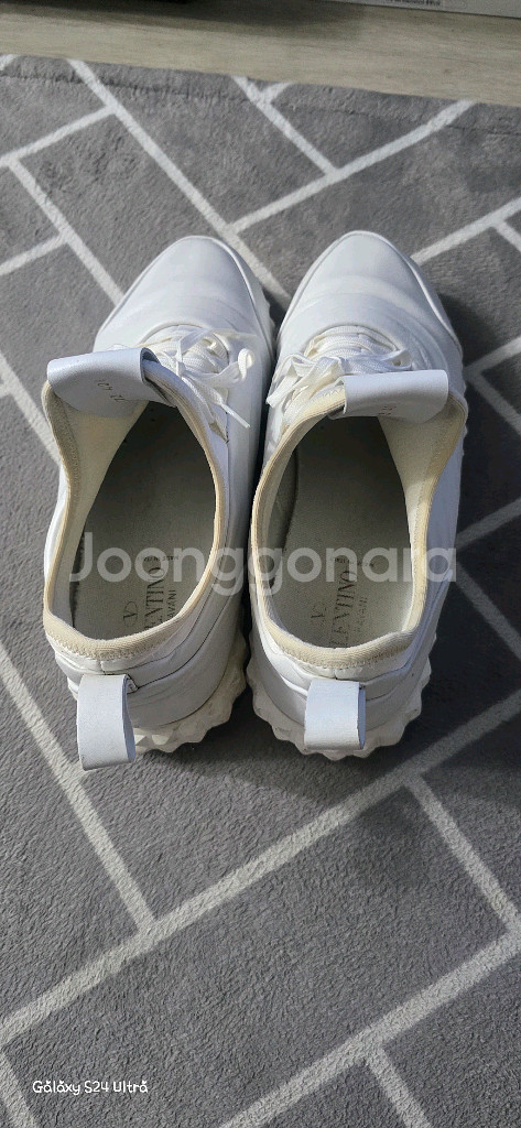 발렌티노 정품 운동화 입니다--0