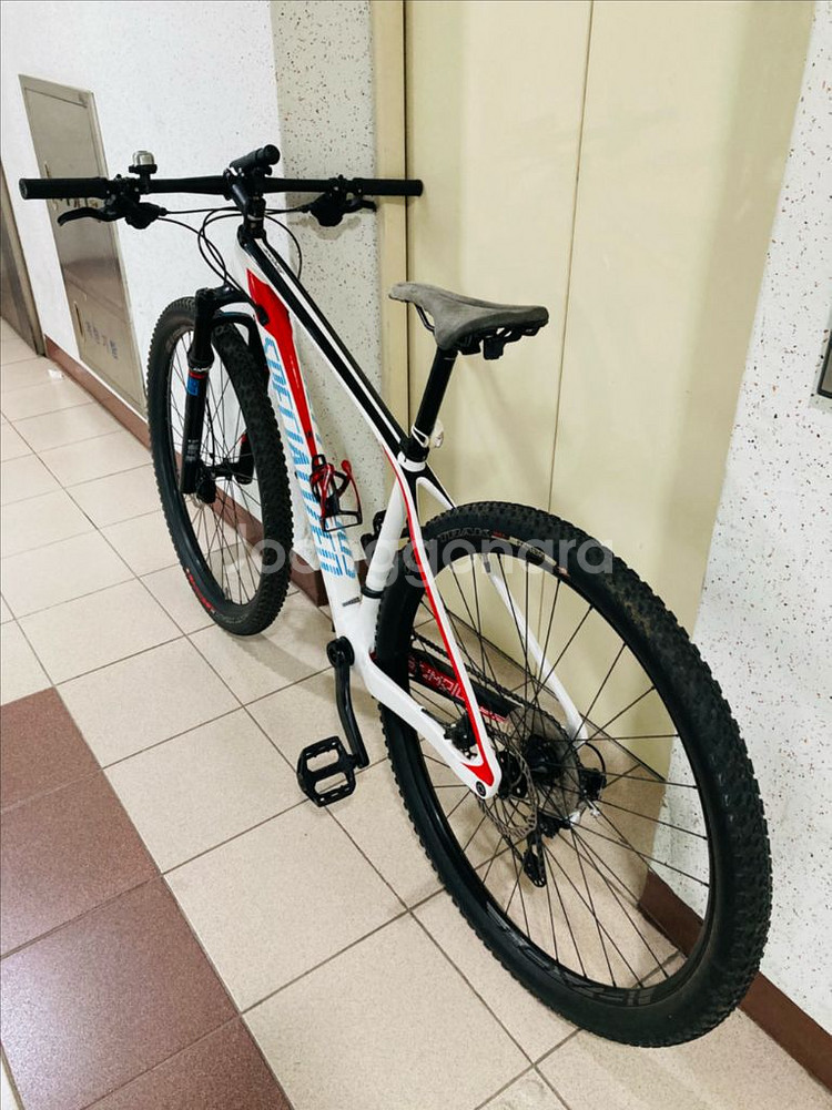29인치 카본MTB. 스페셜라이즈드 스텀점퍼 콤프 카본--3