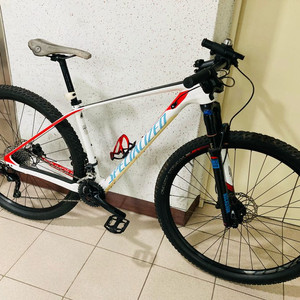 29인치 카본MTB. 스페셜라이즈드 스텀점퍼 콤프 카본