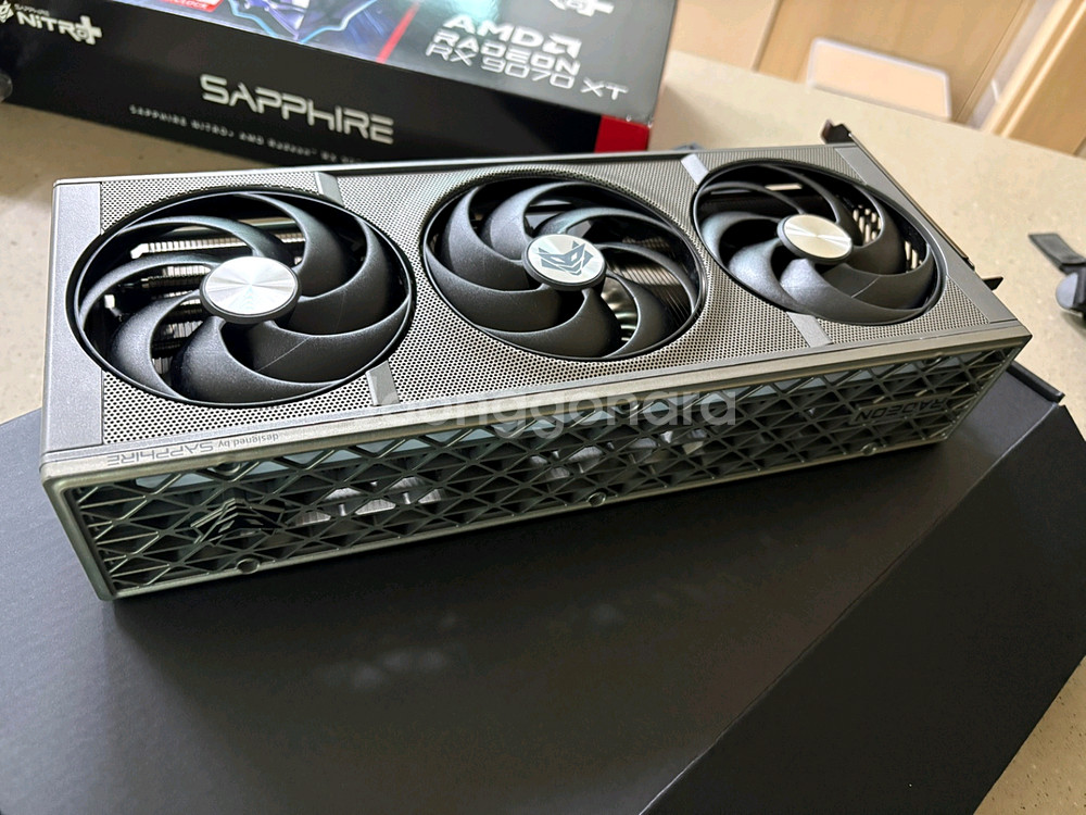 (평택)사파이어 니트로+ 9070 xt 판매--0