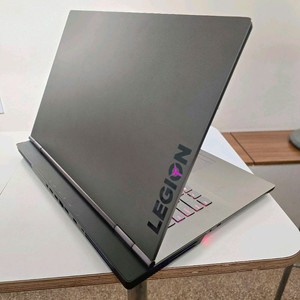 17인치 RTX 2070 게이밍 노트북 팝니다.
