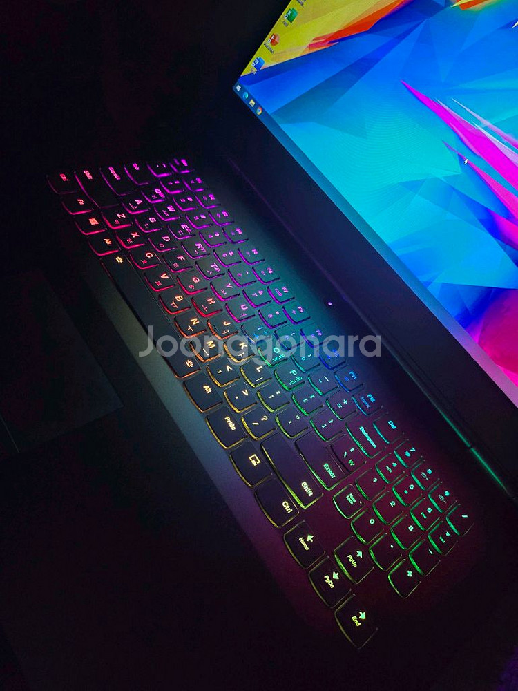 17인치 RTX 2070 게이밍 노트북 팝니다.--7