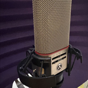 오스트리안 오디오 OC818 스튜디오 세트 판매합니다사