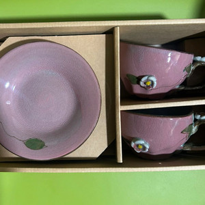 분홍 찻잔 세트