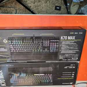 커세어 K70 MAX 키보드 새상품