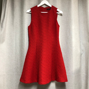 ZARA 레드 크레이프 텍스처 민소매 원피스 (M)