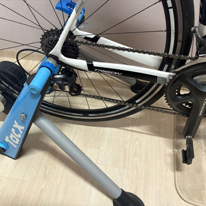 Tacx 탁스 트레이너 로라 팝니다. + qr 액슬