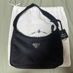 프라다리에디션 2000 블략