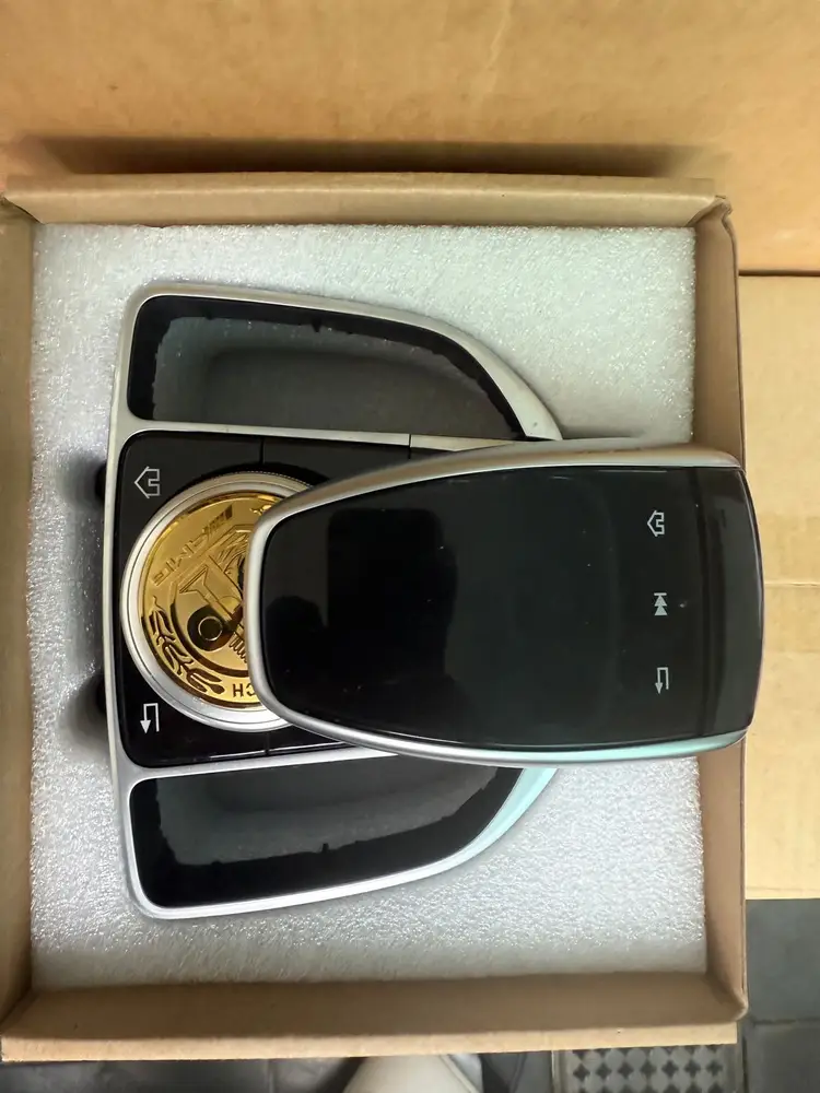 벤츠 cls300d 20년식 순정핸들 센터페시아 이미지