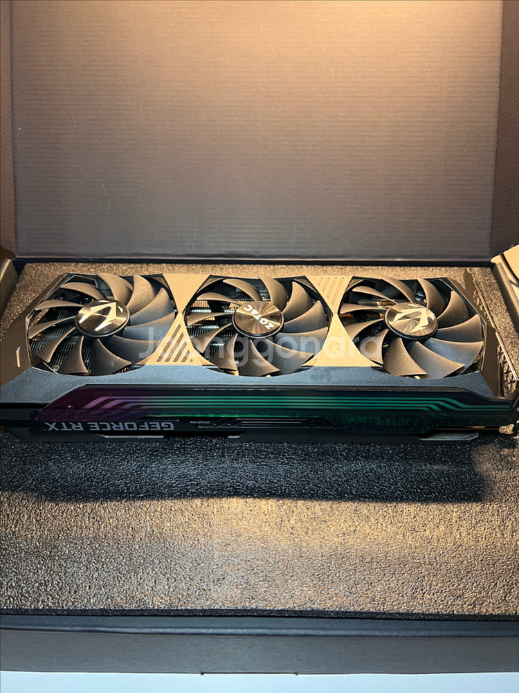 ZOTAC RTX 3080 AMP Holoblack--1