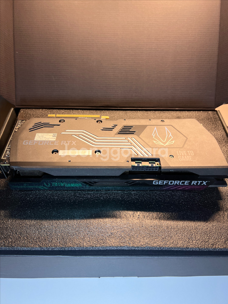 ZOTAC RTX 3080 AMP Holoblack--6