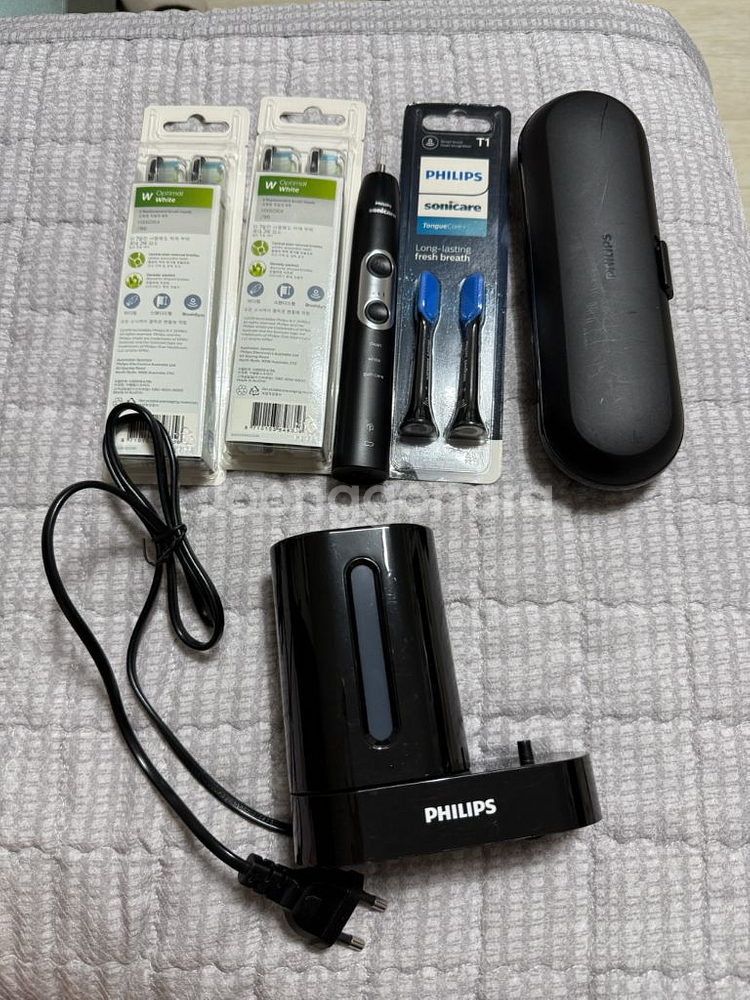 필립스 소닉케어 블랙 칫솔 HX685B--0
