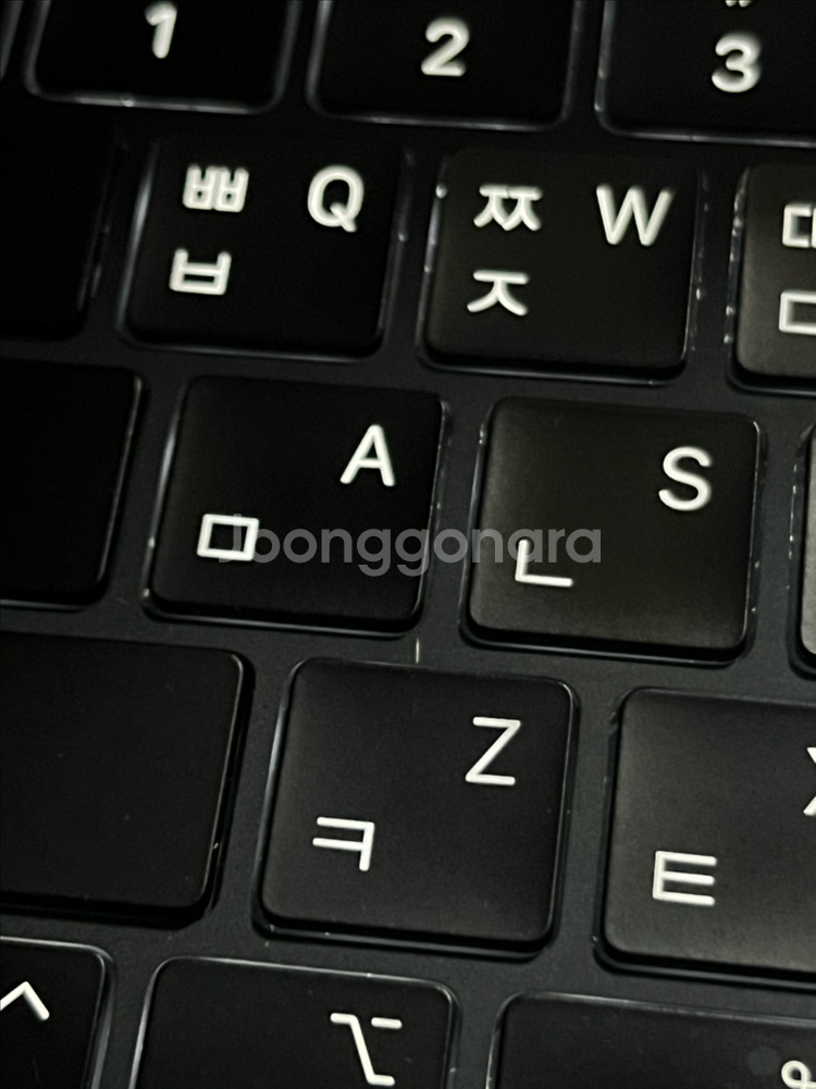 MacBook pro M3 16--4