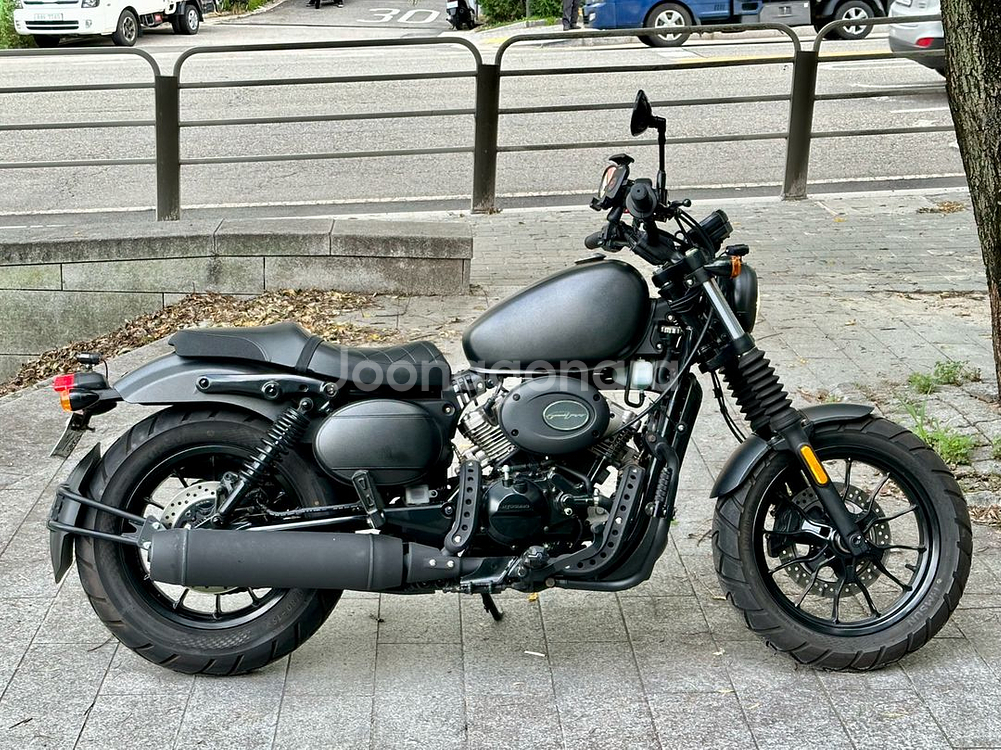 신차급 풀옵션 아퀼라300 저렴하게 판매합니다--2