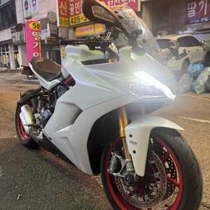두카티 슈퍼스포츠s