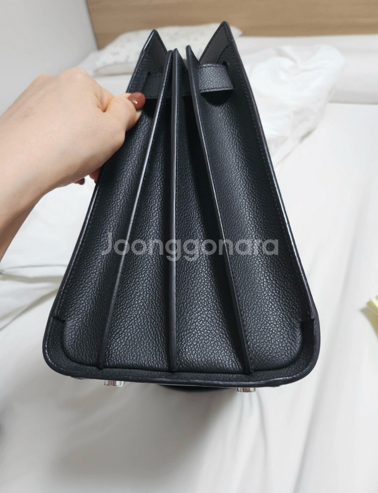 생로랑 삭드주르--2