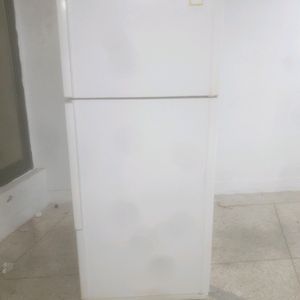 삼섬 대용량 냉장고 입니다 용량 411리터입니다