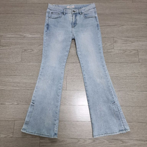 [26]게스 여성 밑단 변형 부츠컷 청바지