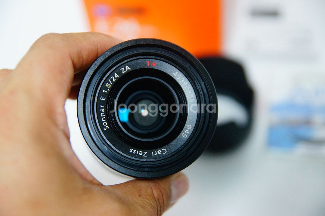 [소니] 칼이사 SEL 24mm f1.8팝니다.--1