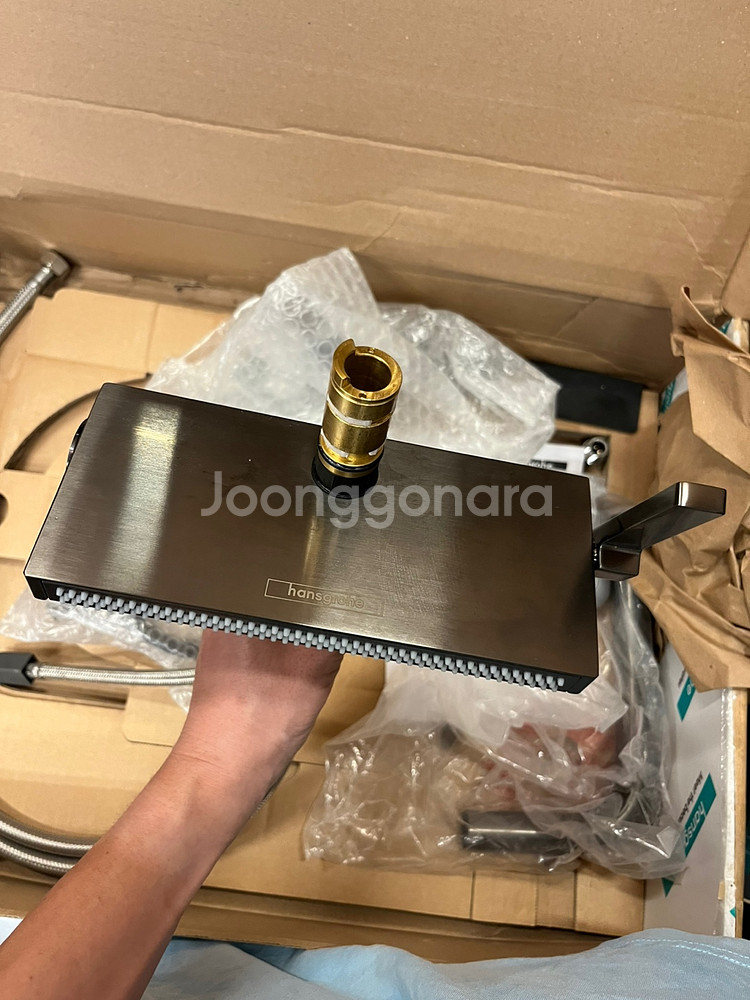 한스그로헤 수전 아쿠노셀렉트 브러시드 블랙 크롬 팝니다--3
