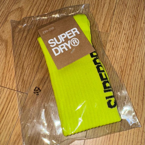 superdry 슈퍼드라이 형광양말 미개봉