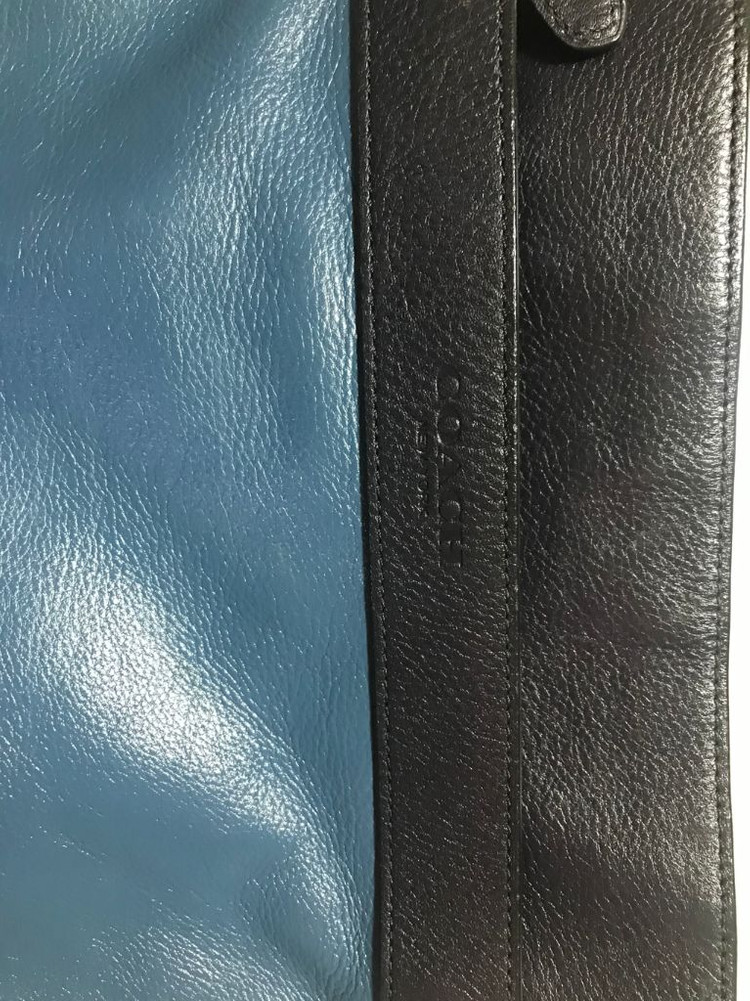 코치 남성 소가죽 크로스백--2