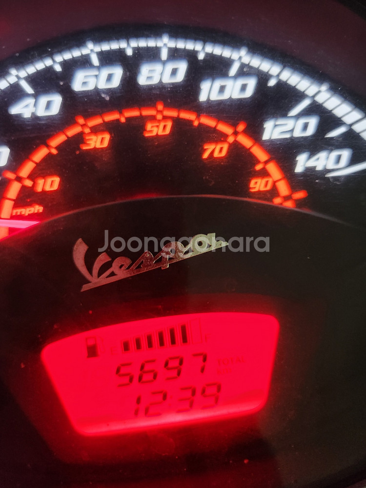 베스파GTS125--1