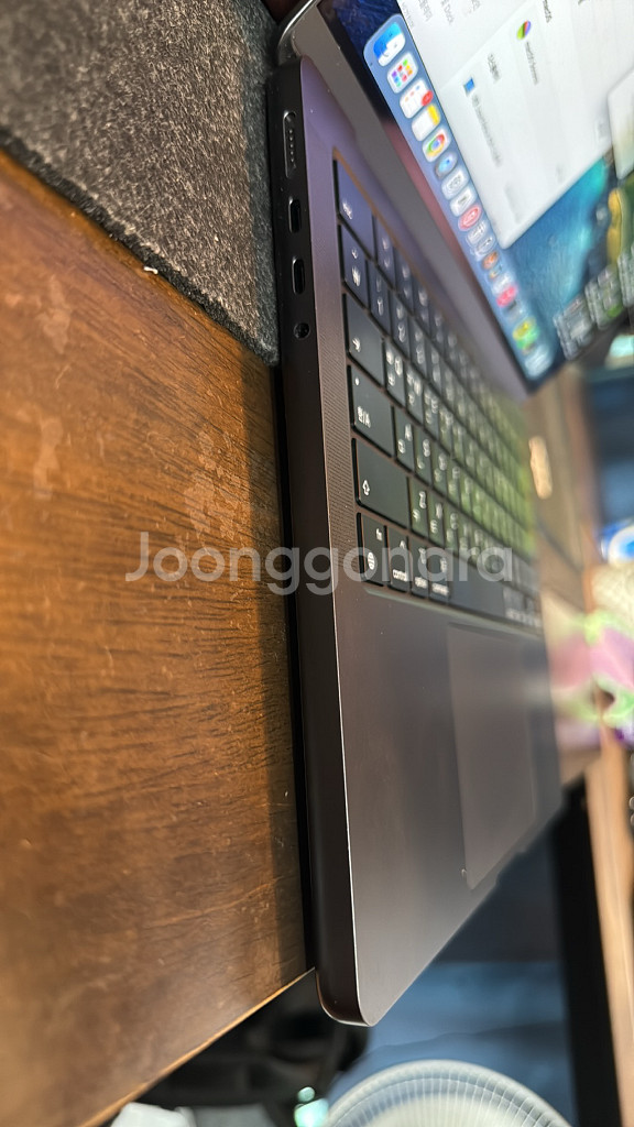 맥북 프로 14 M3 18GB/512GB 스페이스블랙--9