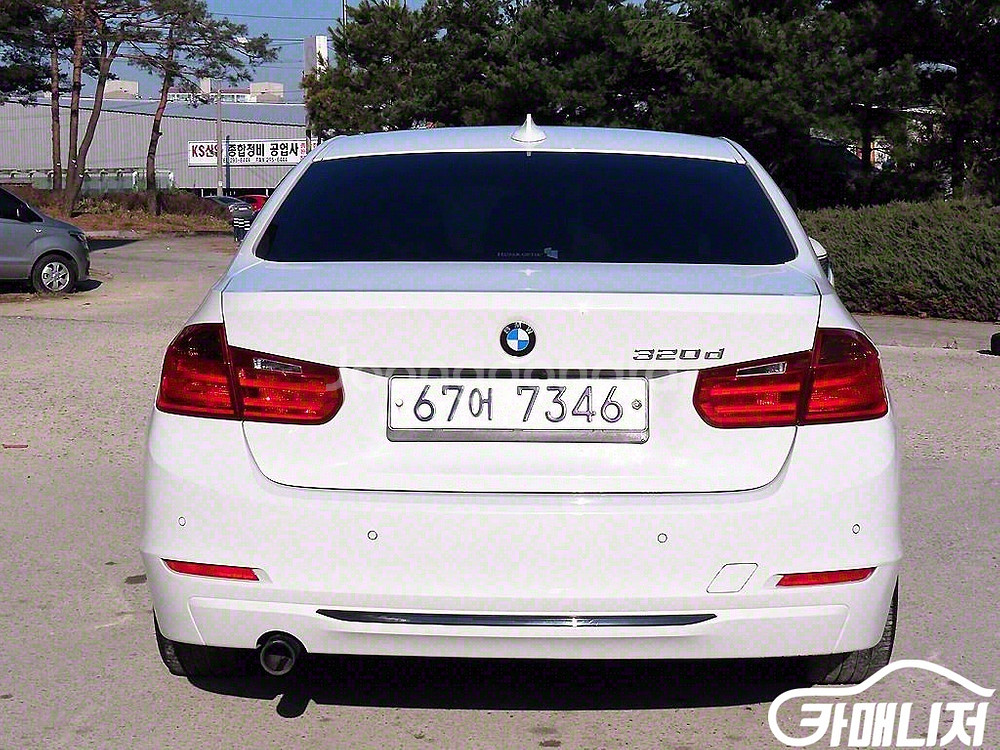 [BMW]3시리즈 (F30) 320d 스포츠 #앱특가--7