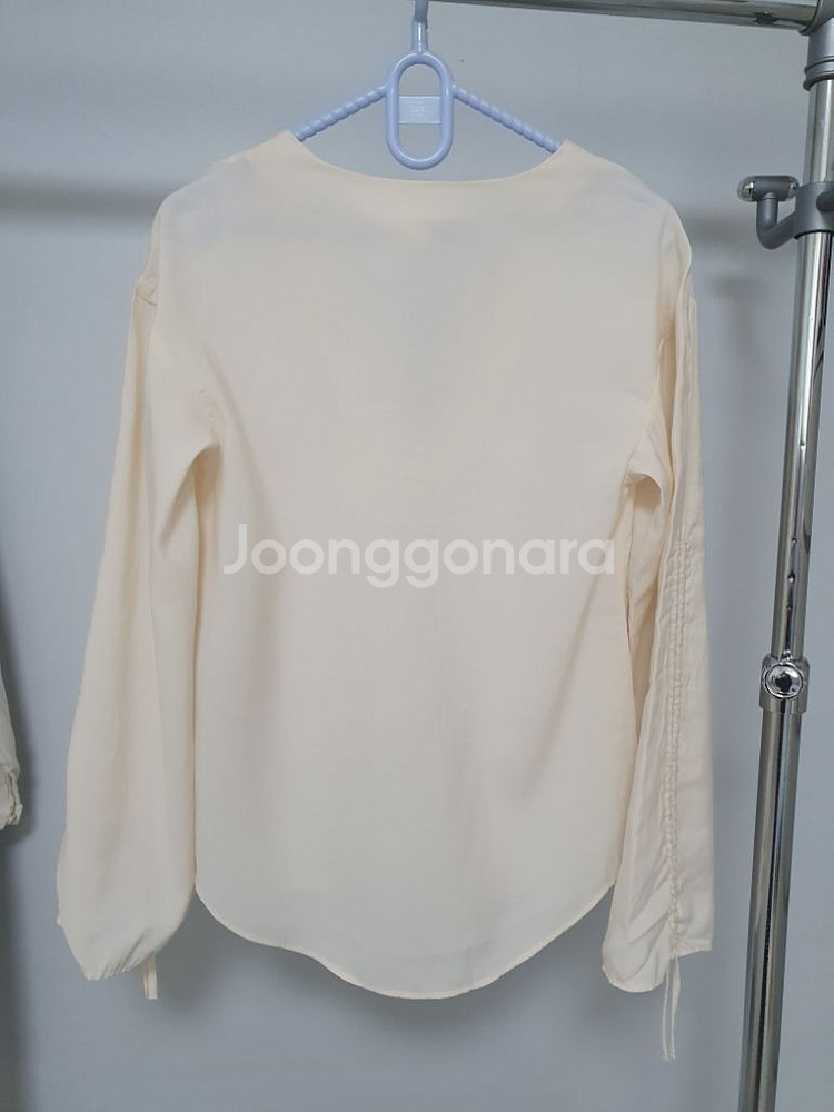 (새상품)H&M 블라우스 44~55--3