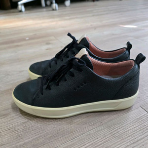 ECCO GOLF 소프트 스파이크리스 가죽골프화 235